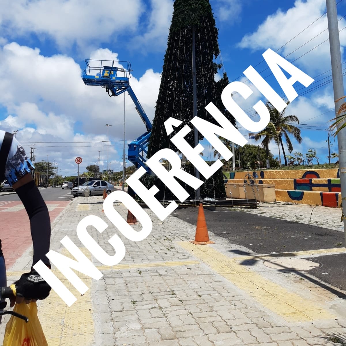 Prefeitura de Natal monta árvore em cima de ciclovia recém-inaugurada no  Polo Gastronômico de Ponta Negra – Os Libertários por Tota Farache