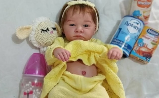 Mulher leva bebê reborn para receber atendimento em UPA: “Muita dor”