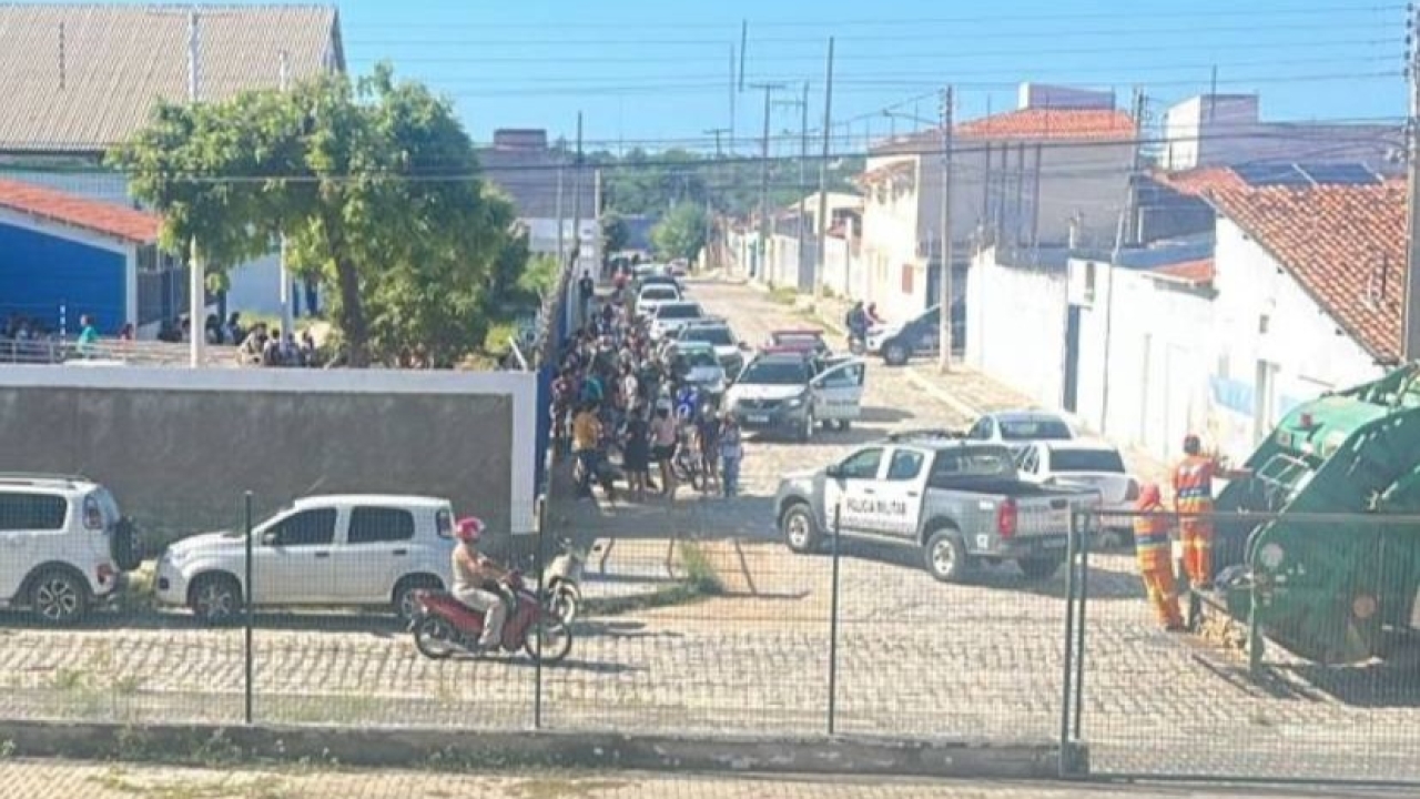 Aluno entra armado com faca em escola e ataca colegas e professores no RN