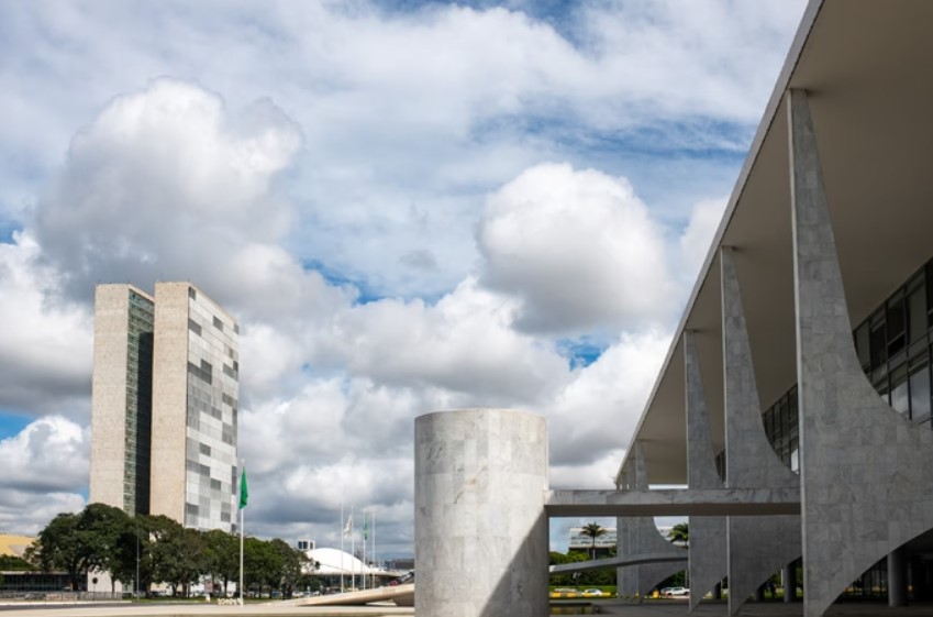 Governo federal libera R$ 2,5 bilhões em emendas parlamentares em semana de crise com o Congresso
