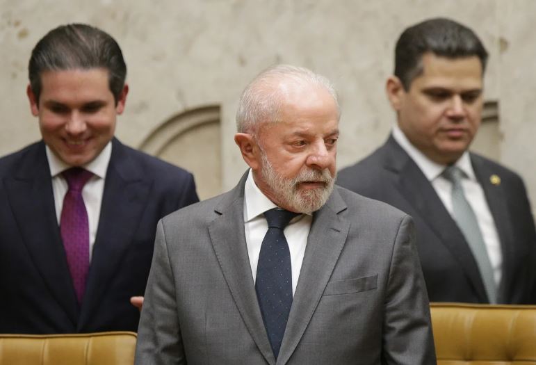 Lula enfrenta desgaste simultâneo com Motta e Alcolumbre às vésperas de 2026