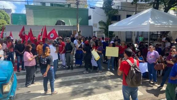 VÍDEO: Apoiadores de Brisa seguem mobilizados em ato na Câmara de Natal
