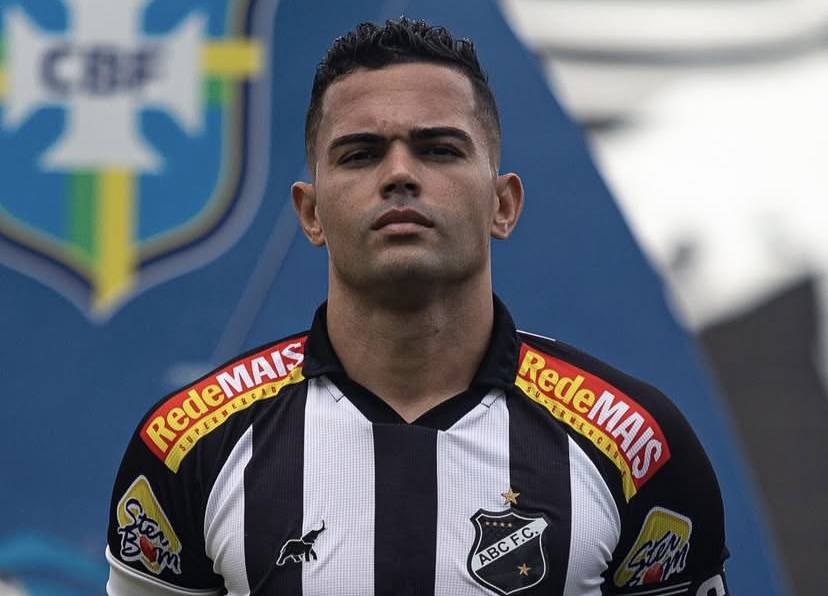 Três jogadores acionam ABC FC na justiça