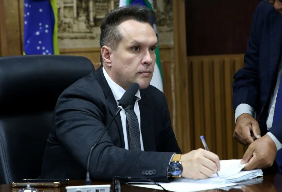 Presidente da Câmara de Natal recebe moção de apoio de vereadores após ataques de parlamentares do PT