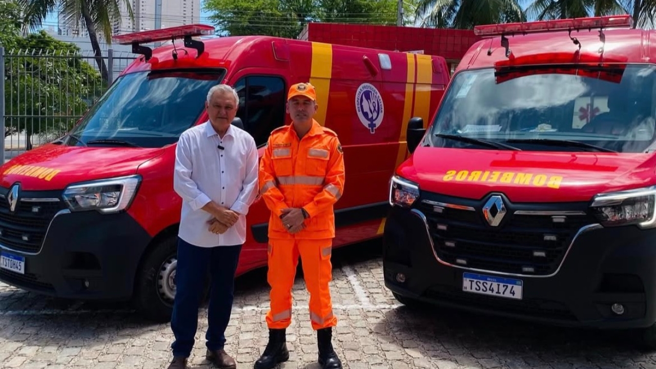 General Girão entrega duas novas ambulâncias ao Corpo de Bombeiros do RN