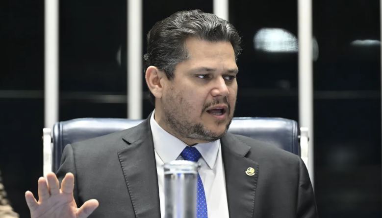 SEM PREVISÃO: Alcolumbre diz que sabatina de Messias para vaga no STF será realizada no “momento oportuno”