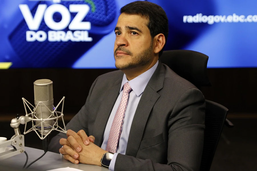 Por Messias, Lula ainda tenta vencer resistência no Senado