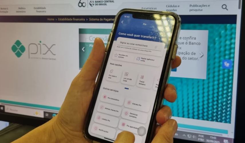 Pix passa a ser rastreado para bloquear dinheiro de golpes e fraudes, e ganha mecanismo especial de devolução