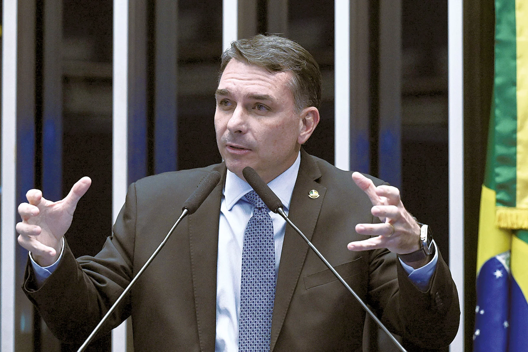 Flávio Bolsonaro recebe apoio de Rogério e deputados do PL/RN