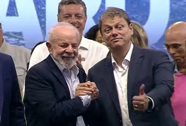 Governo Tarcísio aponta plágio e vê cópia de slogan em discurso de Lula sobre o “impossível”