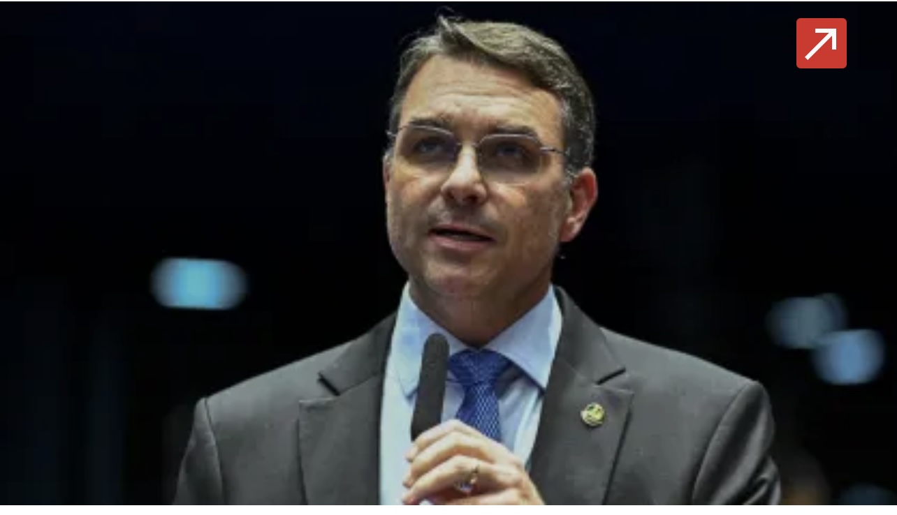 Flávio Bolsonaro conta com ajuda de Eduardo para diálogo com EUA
