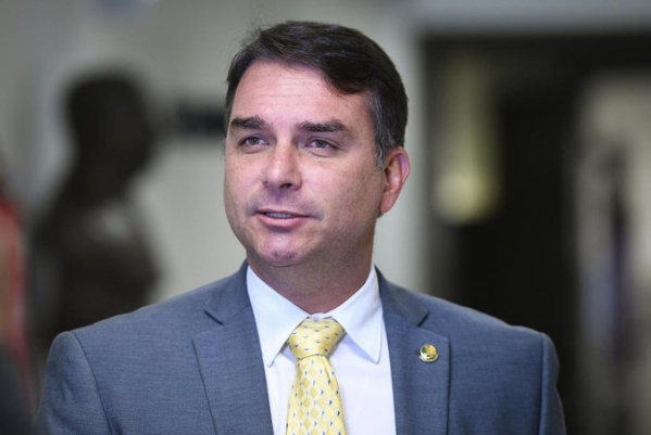 ANÁLISE CNN: Pesquisa aponta Flávio Bolsonaro como nome mais forte da direita para 2026