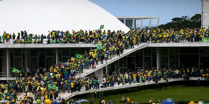 STF bate recorde e pune 810 envolvidos nos atos de 8 de Janeiro