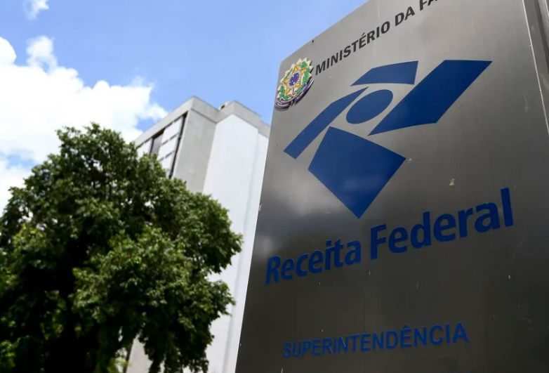 IOF impulsiona arrecadação recorde da Receita em novembro: R$ 226,75 bilhões