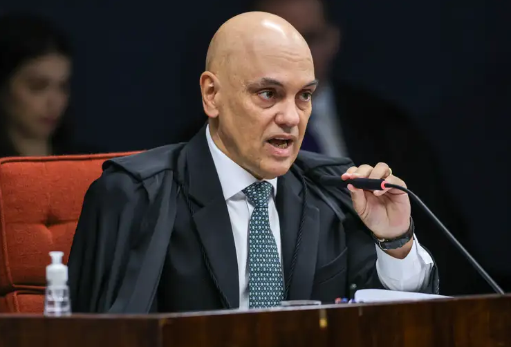 Moraes cita ‘fundado receio de fuga’ para decretar prisão domiciliar de condenados da trama golpista