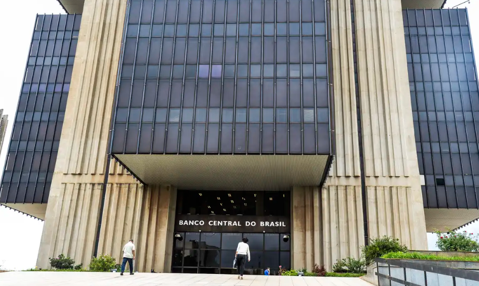 Entidades do setor financeiro emitem nota conjunta em apoio ao Banco Central, em meio a embate com o STF por conta do Master