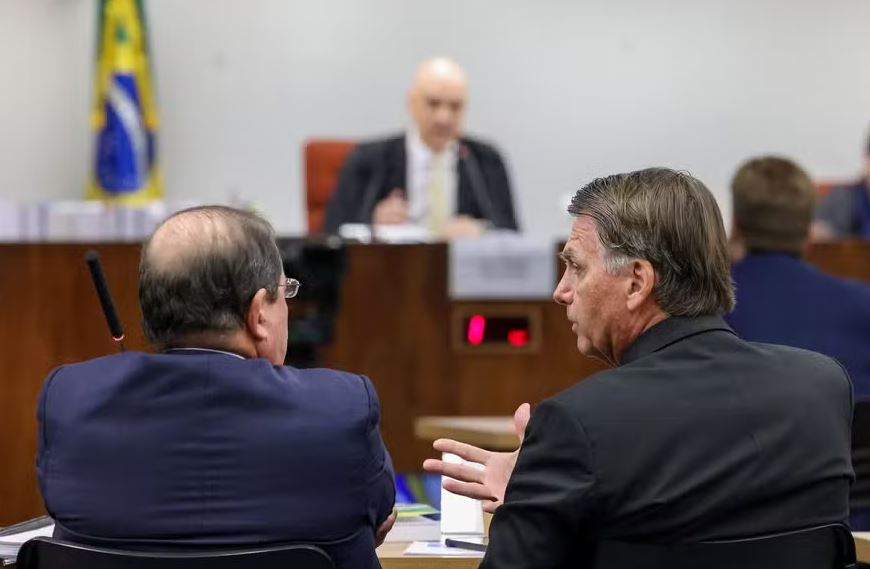 ‘Julgamento de Bolsonaro’, ‘anistia’ e ‘Lei Magnitsky’ foram os termos políticos mais pesquisados pelos brasileiros no Google em 2025