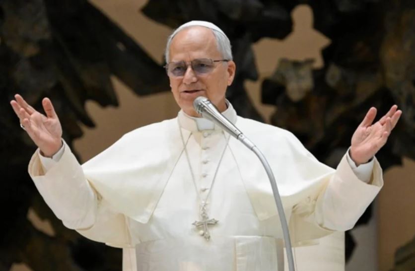 Papa Leão XIV pede que EUA não tentem tirar Maduro por meio de força militar