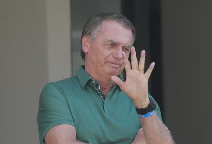 Bolsonaro inicia fisioterapia, ajusta medicações para soluços e não tem previsão de novos procedimentos, fiz boletim médico