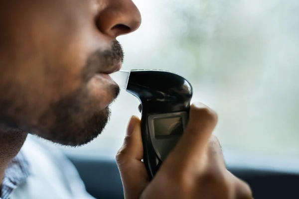 Veja quais alimentos podem ‘enganar’ o bafômetro e gerar multa na Lei Seca