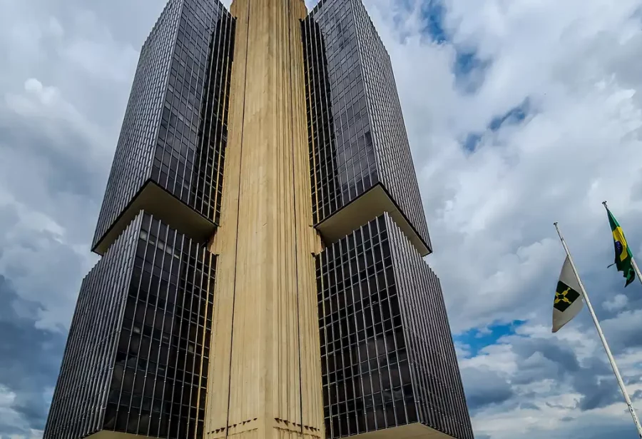 BC mantém juros básicos em 15% ao ano pela quinta vez seguida