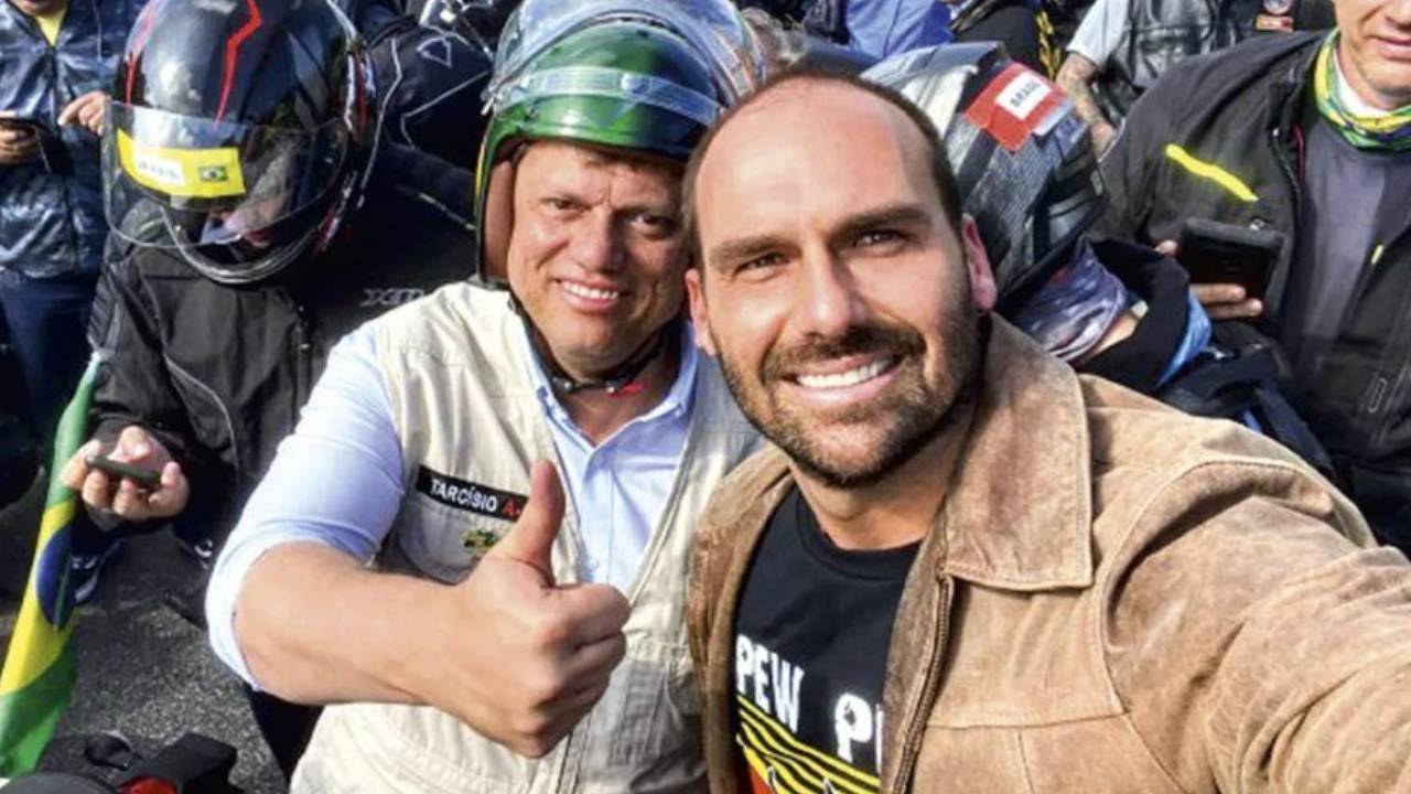 Visita de Tarcísio fortalece laços, diz Eduardo Bolsonaro