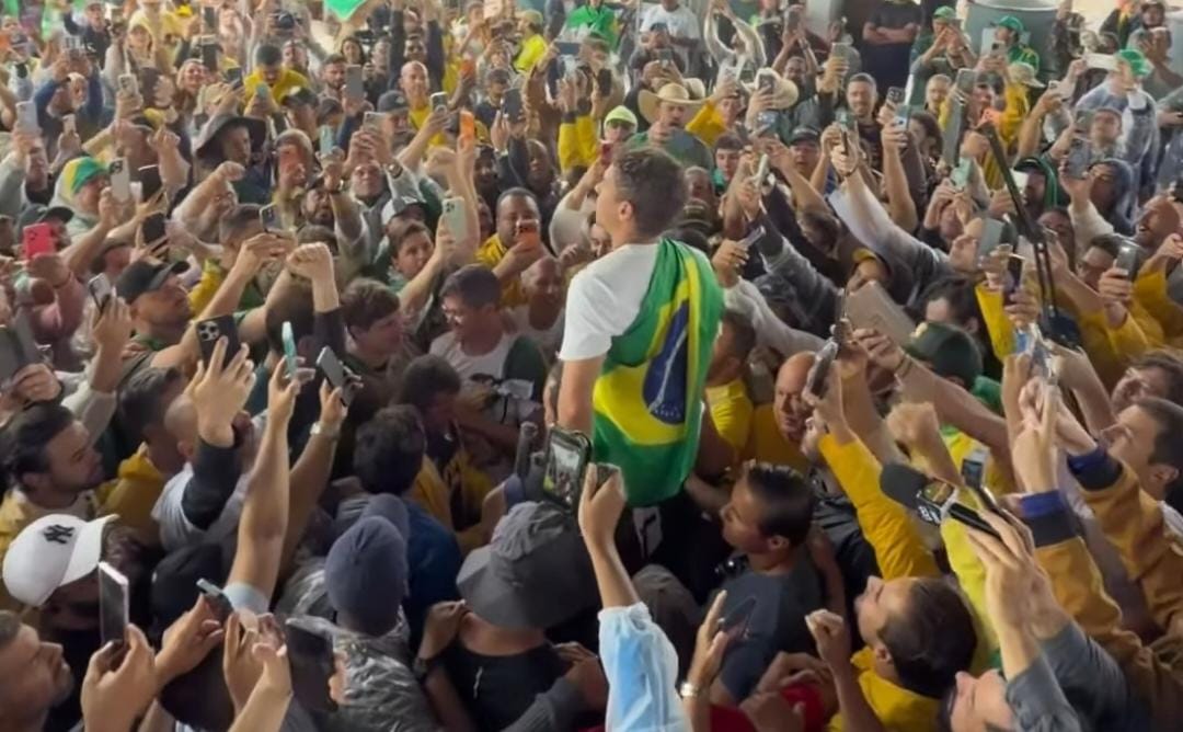 Nikolas reforça ato em Brasília com apoio das ruas: ‘Nossa bandeira jamais será vermelha’