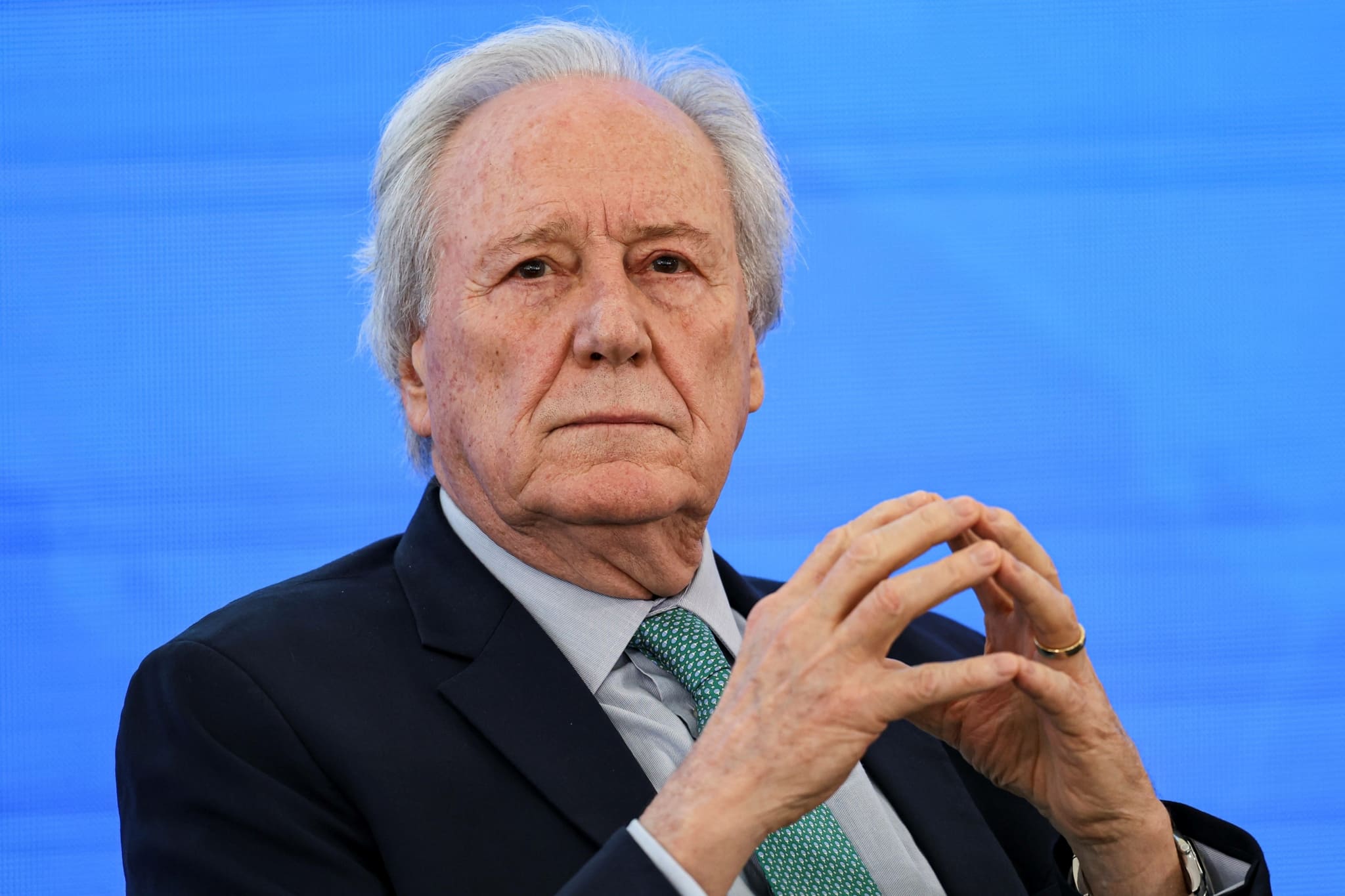 Governo abandona Lewandowski e diz ignorar contrato