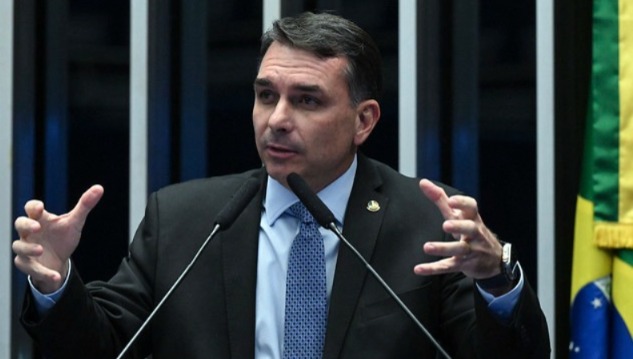 Flávio reafirma candidatura e descarta cobrar apoio de aliados