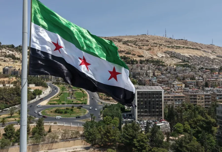 Forças sírias tomam campo de petróleo de Omar, o maior do país, diz fonte