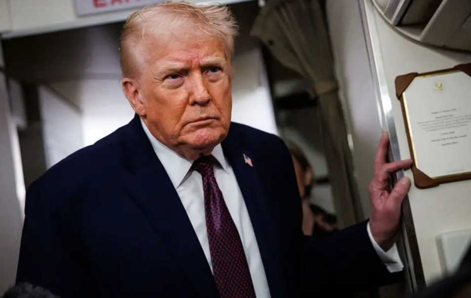 Trump pede que iranianos continuem protestando: “Ocupem suas instituições, ajuda está a caminho”