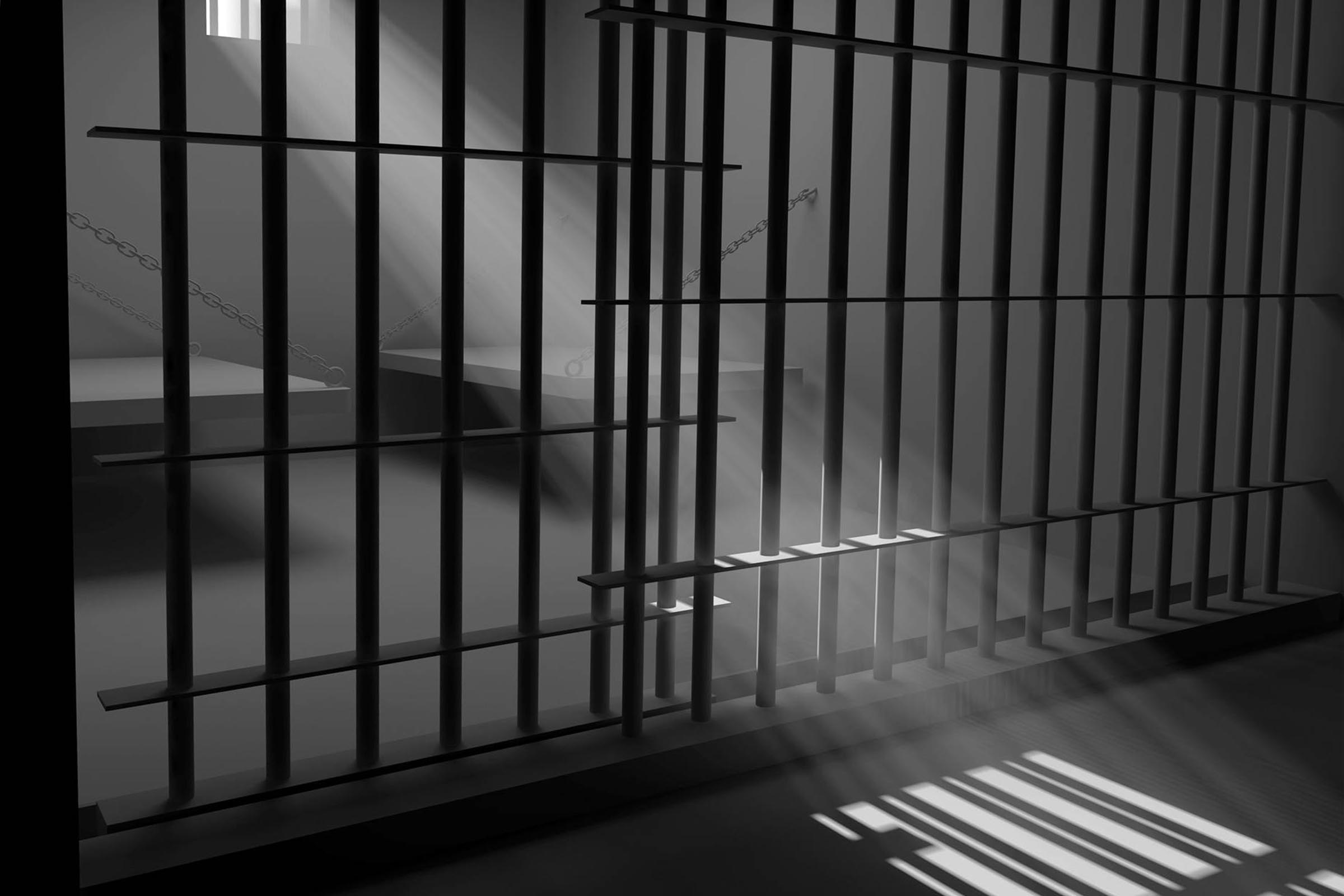 Governo investirá R$ 85,4 mil em Smart TVs para cinema e música em presídios federais