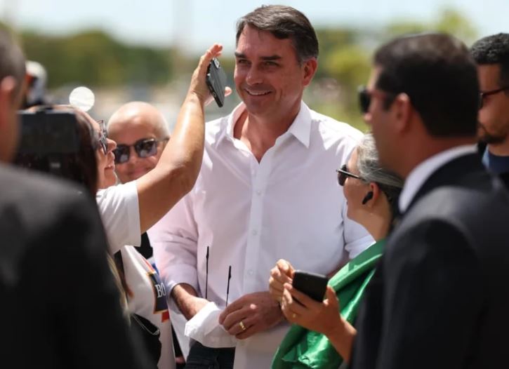 Flávio cresce nas pesquisas e força Centrão a recalcular rota para 2026