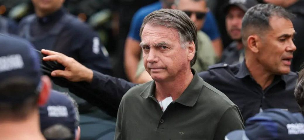 Ex-presidente Bolsonaro pode ter morte súbita, alerta defesa à PF
