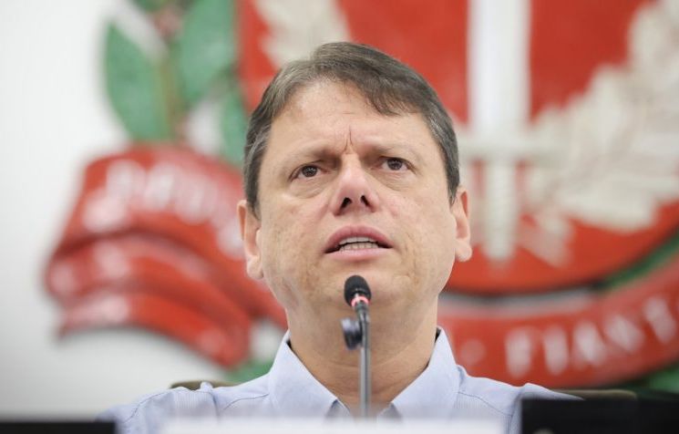 Tarcísio diz que Brasil não pode “se perder no ódio”