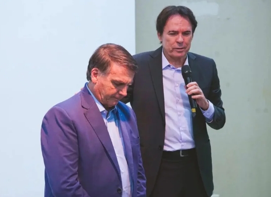 SUSTO NA PAPUDINHA: Bolsonaro passa mal com tontura e soluços e deixa aliados em alerta