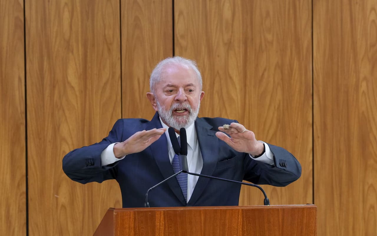 Lula é reprovado por 57% dos brasileiros