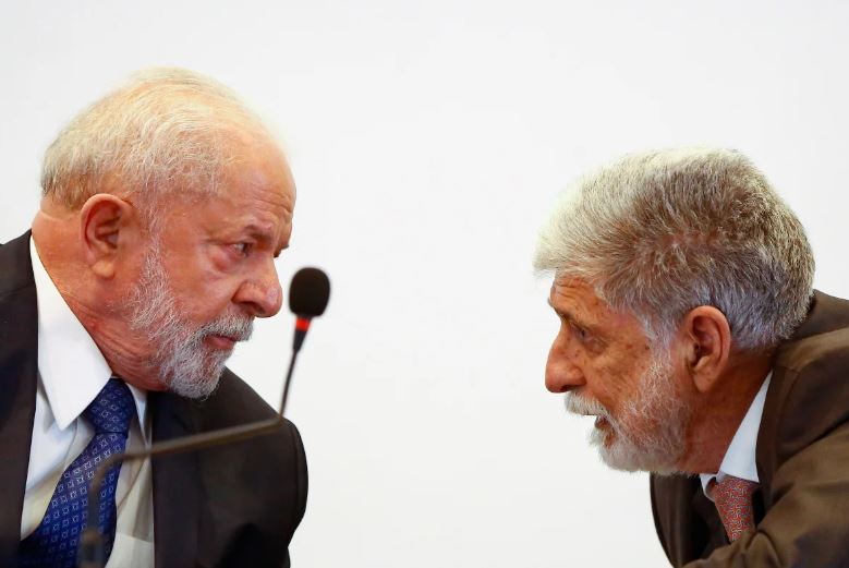 Lula orienta auxiliares a reagir a possíveis ataques de Trump contra a Venezuela