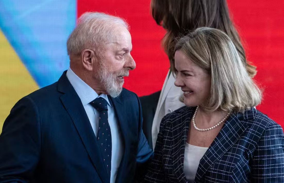 Lula prepara debandada no ministério e pode perder mais de 20 ministros para as urnas