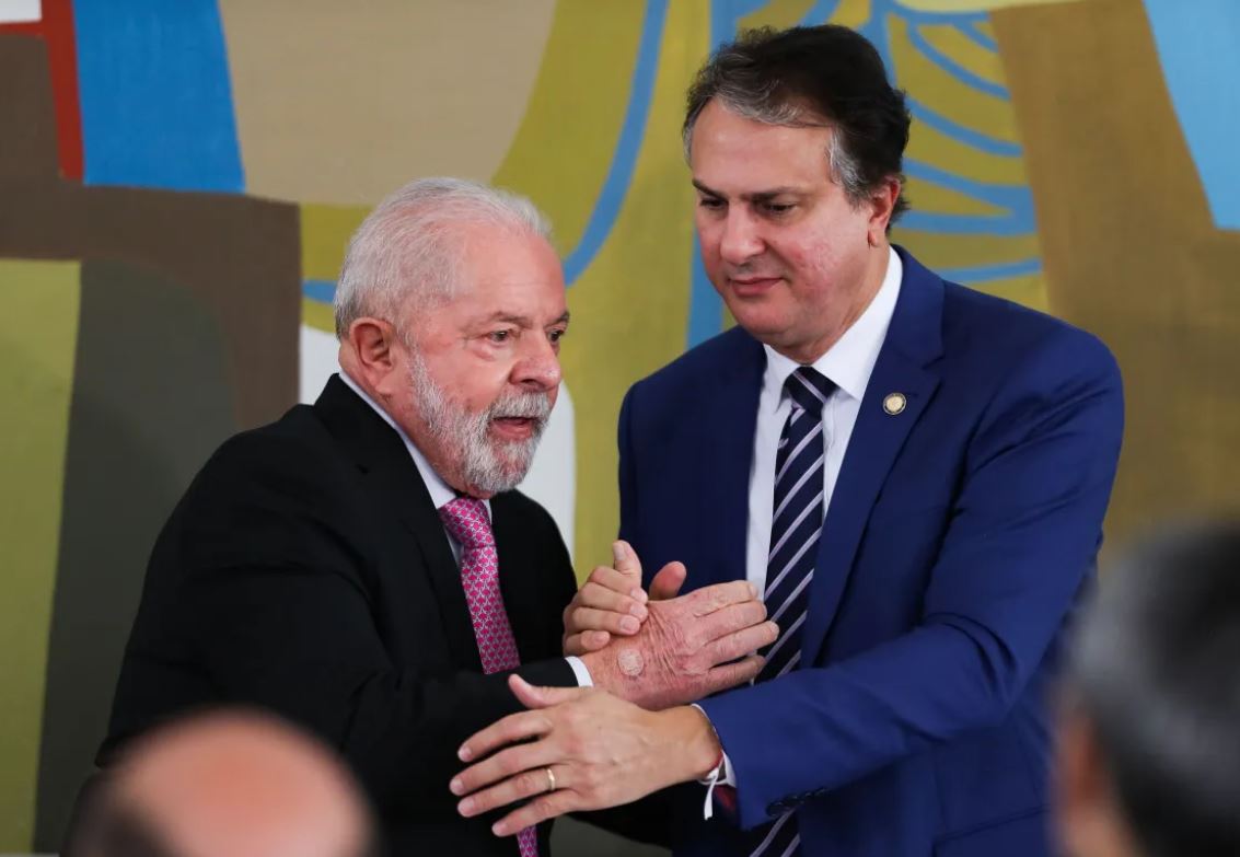 Lula escala Camilo Santana para comandar palanques do PT no Nordeste