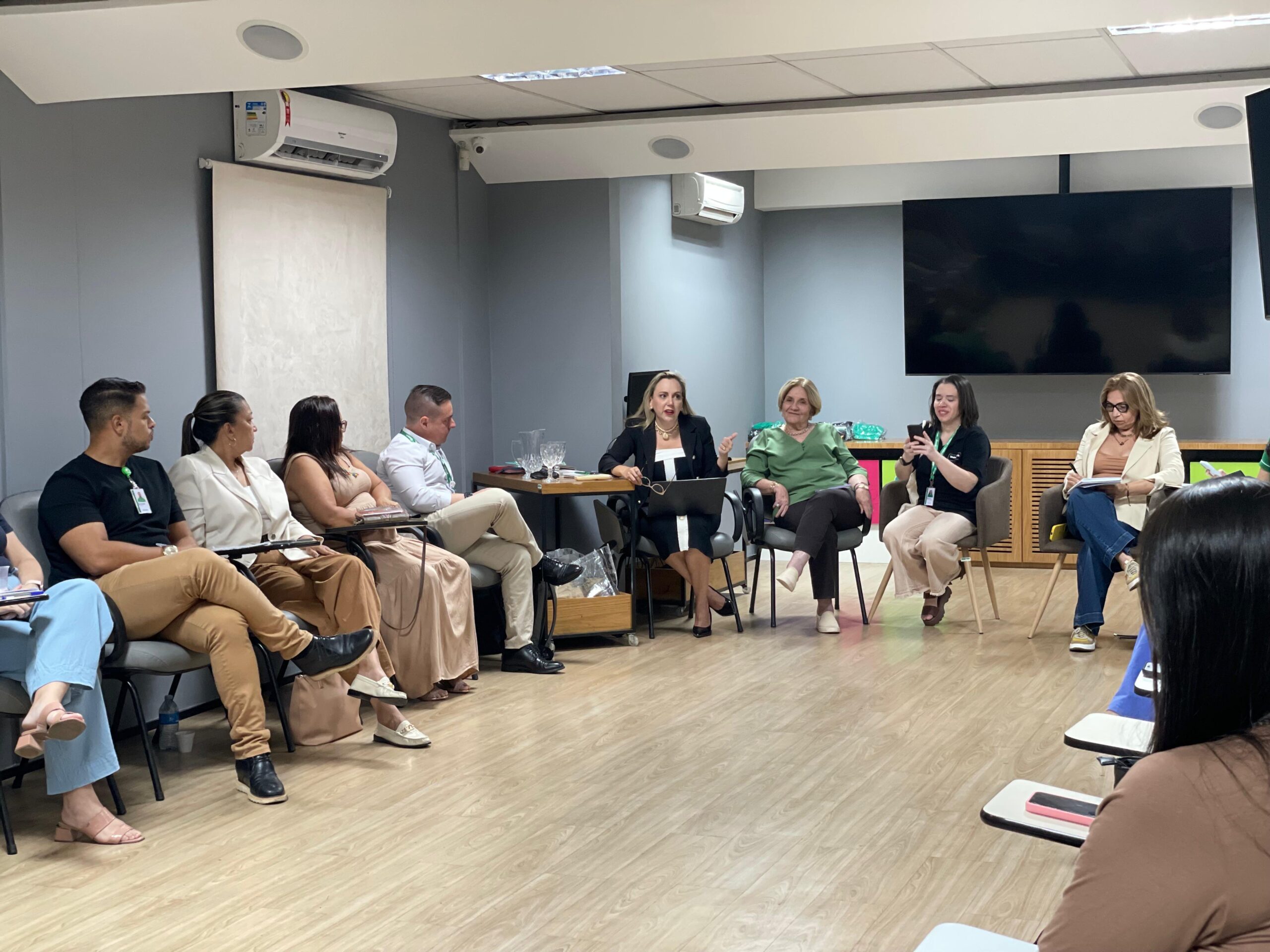 Unimed Natal promove roda de conversa com famílias de pacientes neurodivergentes