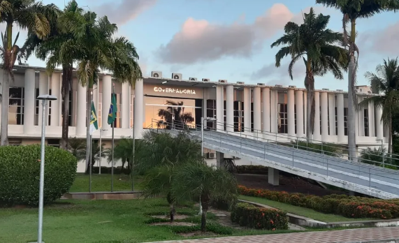 Governo do Estado confirma novo atraso do 13º e diz que pagamentos serão concluídos na segunda-feira (12)