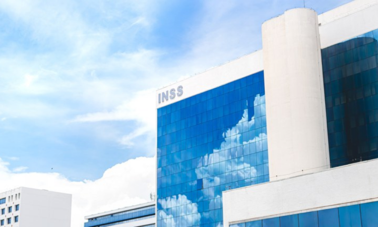 Fila do INSS dispara sob Lula e se aproxima de 3 milhões de pedidos em espera