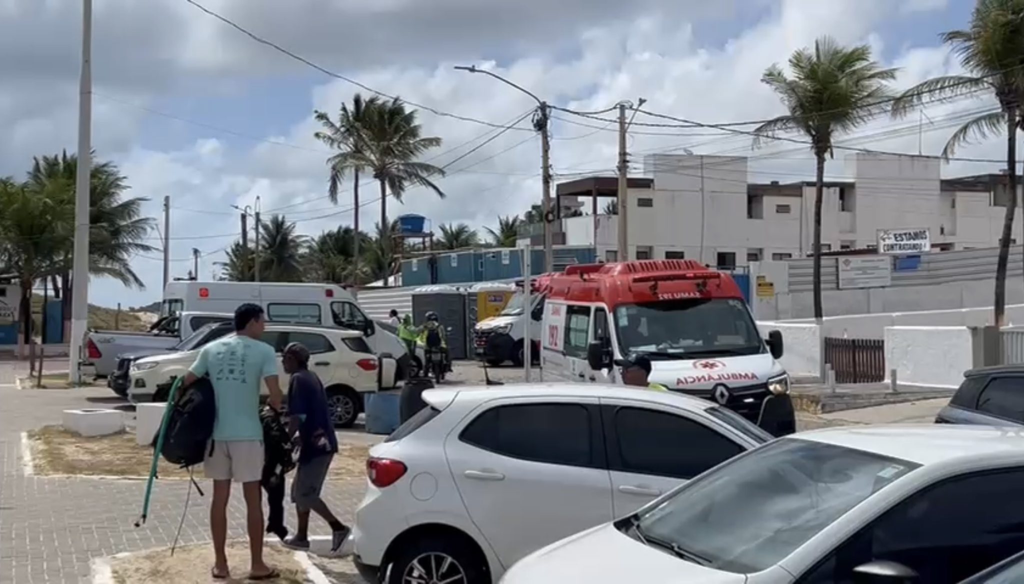 Homem morre após passar mal enquanto corria na praia de Pirangi