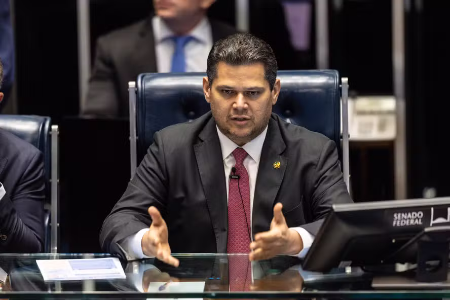 CPI do INSS volta do recesso sob risco de encerramento e Lulinha no radar da oposição