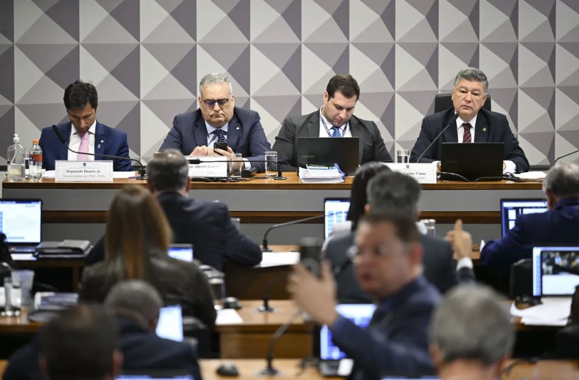 CPMI do INSS ouve empresária ligada à Conafer após Vorcaro cancelar depoimento