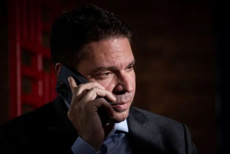 Moraes reativa processo e intima Ramagem em ação ligada a atos antidemocráticos