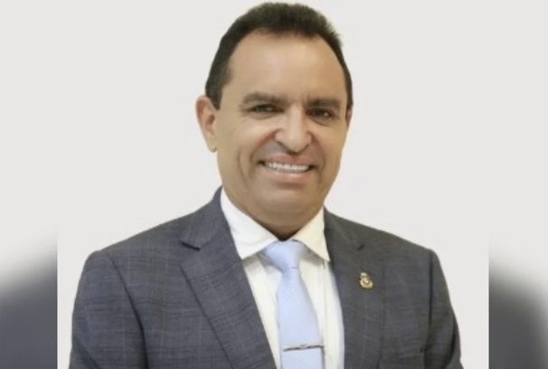 Preso suspeito de passar pênis em mulher, deputado diz que houve “mal-entendido”