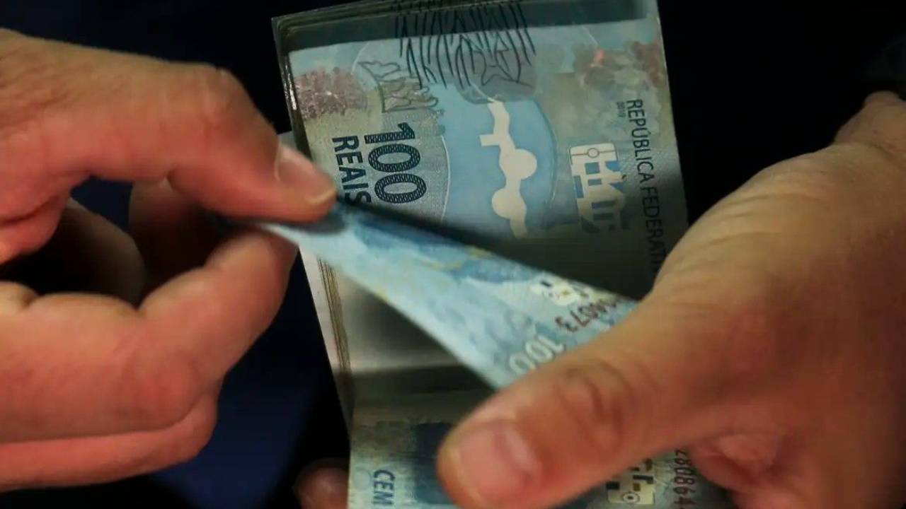 Em 1 mês, gastos públicos superaram meio trilhão; R$200 bilhões só do governo Lula