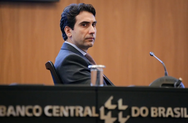 Reunião secreta com Lula põe presidente do BC na mira da CPI do Crime Organizado